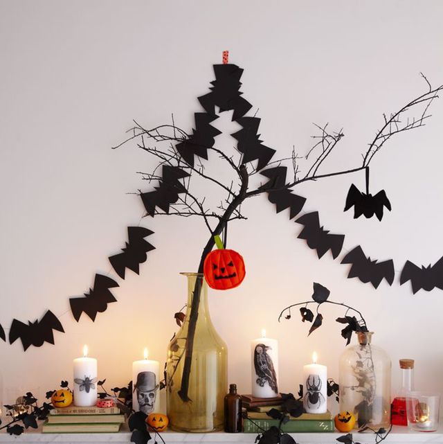 DIY Bat Decorations: How To Make A Bat Garland For Halloween