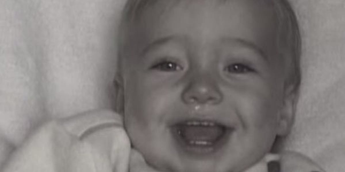 Dad Filmed His Daughter For 15 Seconds Every Week From Her Birth To Age