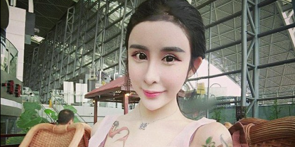 Photos of 15-Year-Old Girl Who Underwent Extreme Plastic Surgery Elicit