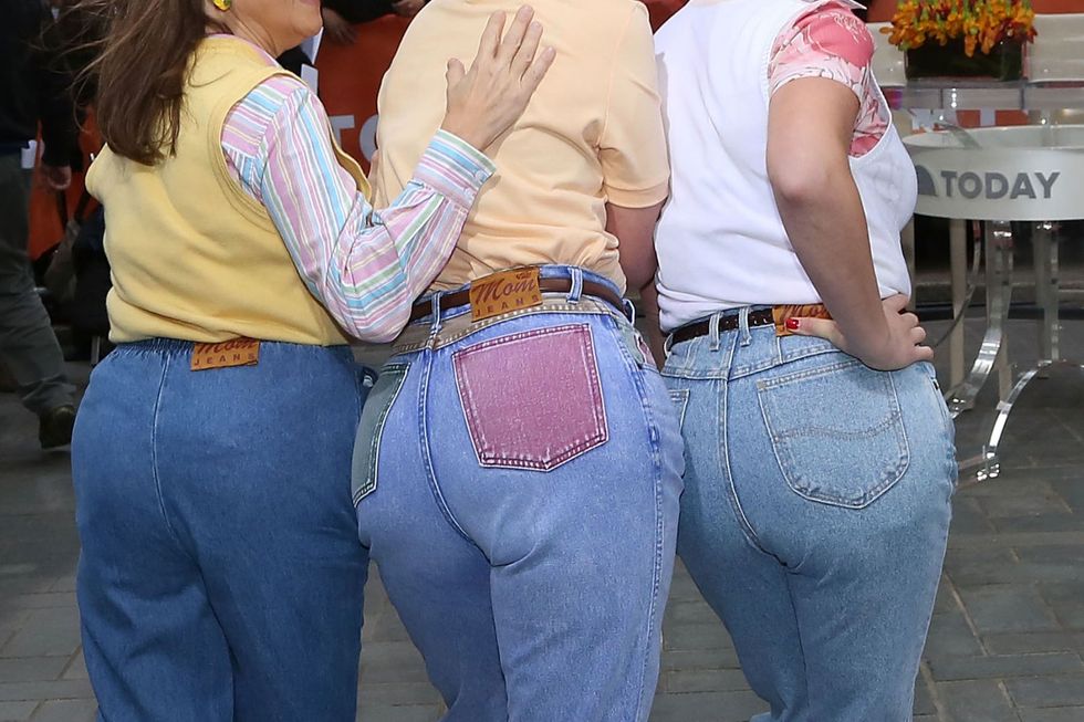 Mom Jeans Are Back How To Wear This Trend