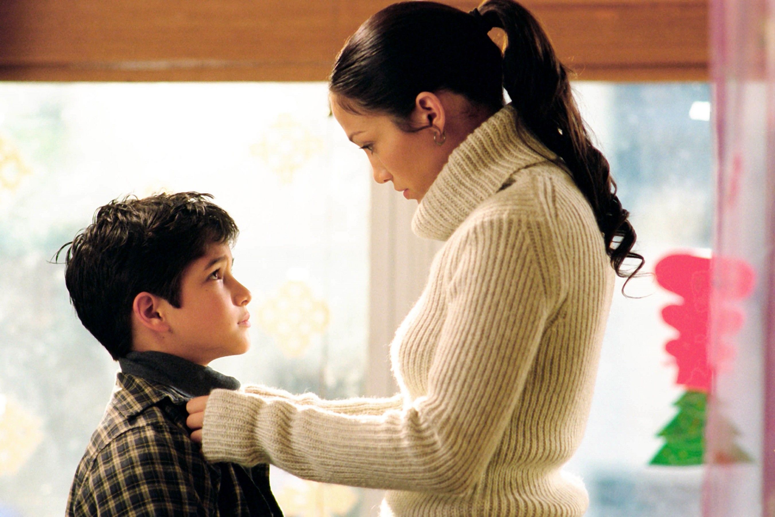 Jennifer Lopez S Son From Maid In Manhattan Is A Total Beefcake Now