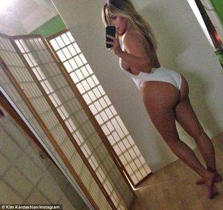 Kim Kardashian butt selfie