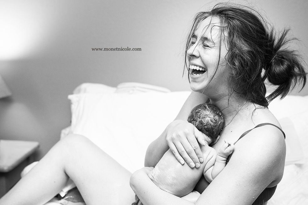 Comfort, Elbow, Tooth, Thigh, Photography, Black-and-white, Laugh, Abdomen, Portrait photography, Photo shoot, 
