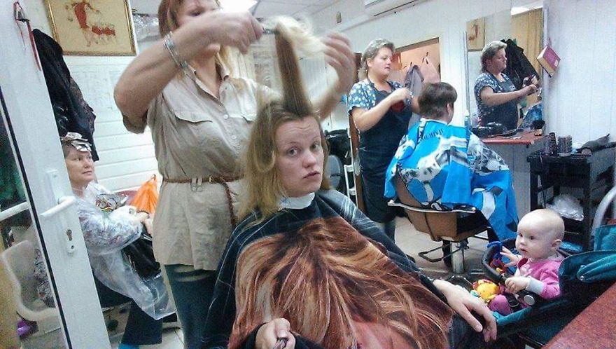 Hair, Head, Hairstyle, Mammal, Hairdresser, Hair coloring, Service, Beauty salon, Baby Products, Hair care, 