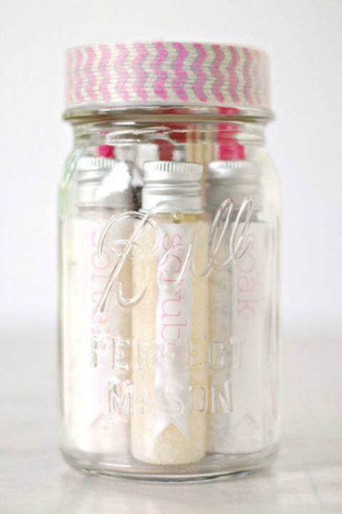 Mason jar, Drinkware, Food storage containers, Glass, Glass bottle, Tableware, Home accessories, 