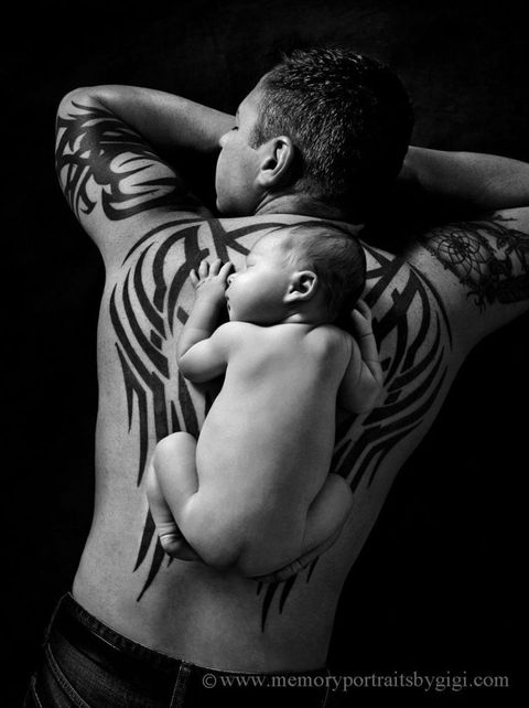 Shoulder, Joint, Interaction, Tattoo, Back, Muscle, Art, Love, Trunk, Monochrome photography, 
