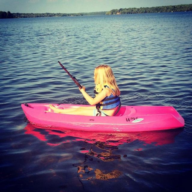 Recreation, Kayaking, Water, Kayak, Boat, Boating, Outdoor recreation, Canoeing, Summer, Magenta, 
