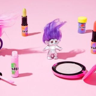 Purple, Writing implement, Magenta, Violet, Pink, Stationery, Lavender, Style, Lipstick, Tints and shades, 