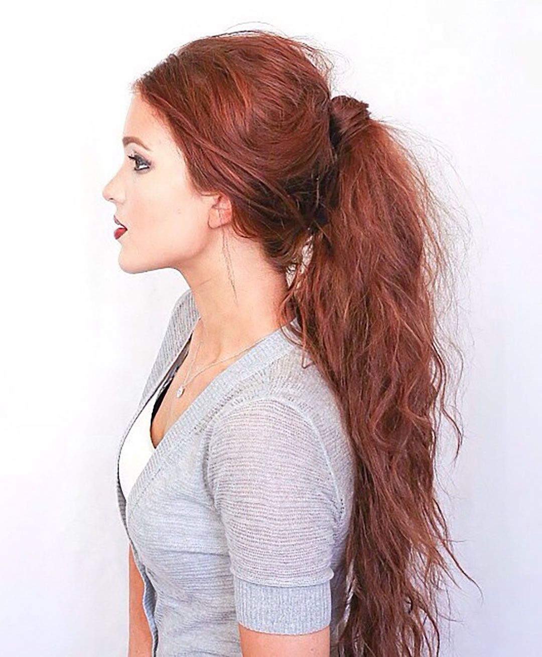 Ponytail Hairstyles - 5 Easy Ponytail Looks for the Work Week Ponytail Hairstyles - 5 Easy Ponytail Looks for the Work Week
