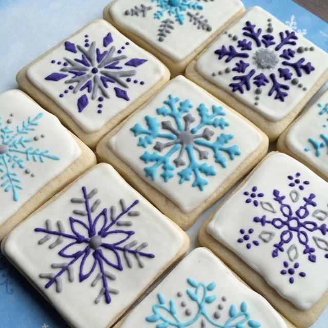 https://hips.hearstapps.com/rbk.h-cdn.co/assets/16/40/640x640/square-1475509005-square-snowflake-cookies.jpg?resize=980:*