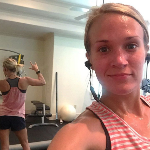 exercising Carrie Underwood