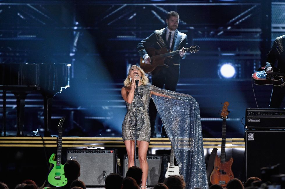 Carrie Underwood performs at the 2016 CMA Awards