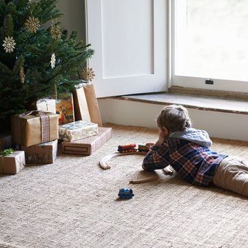 Flooring, Floor, Comfort, Christmas decoration, Home, Daylighting, Wood flooring, Carpet, Conifer, Holiday, 