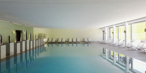 Swimming pool, Ceiling, Aqua, Turquoise, Composite material, Resort, Hotel, Leisure centre, 