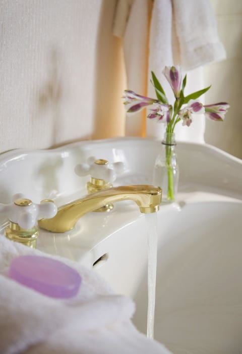 Faucet knobs kids germs