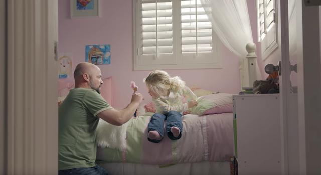 Mattel Ad Shows Dad Playing With Barbies Dads Should Play Barbies With Their Daughters 6425