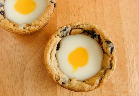 Wood, Egg yolk, Yellow, Food, Ingredient, Egg white, Breakfast, Egg, Egg, Meal, 