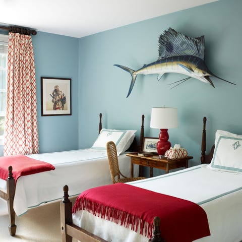 Add a Bold Pop <p>For a higher-contrast punch, Braff likes to use dashes of red. A good rule of thumb is to repeat it three times to guide the eye around the room.</p>