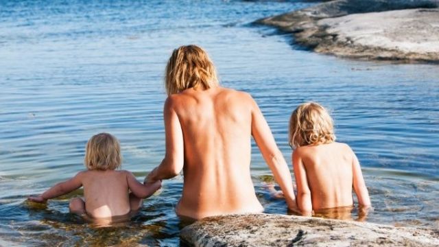 mom daughter nude parenting I Let My Kids See Me Naked — Nudity Is Allowed In My House