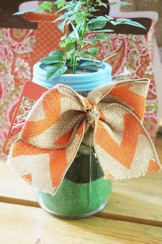 33 Cute Mother's Day Ideas That All Come in Mason Jars