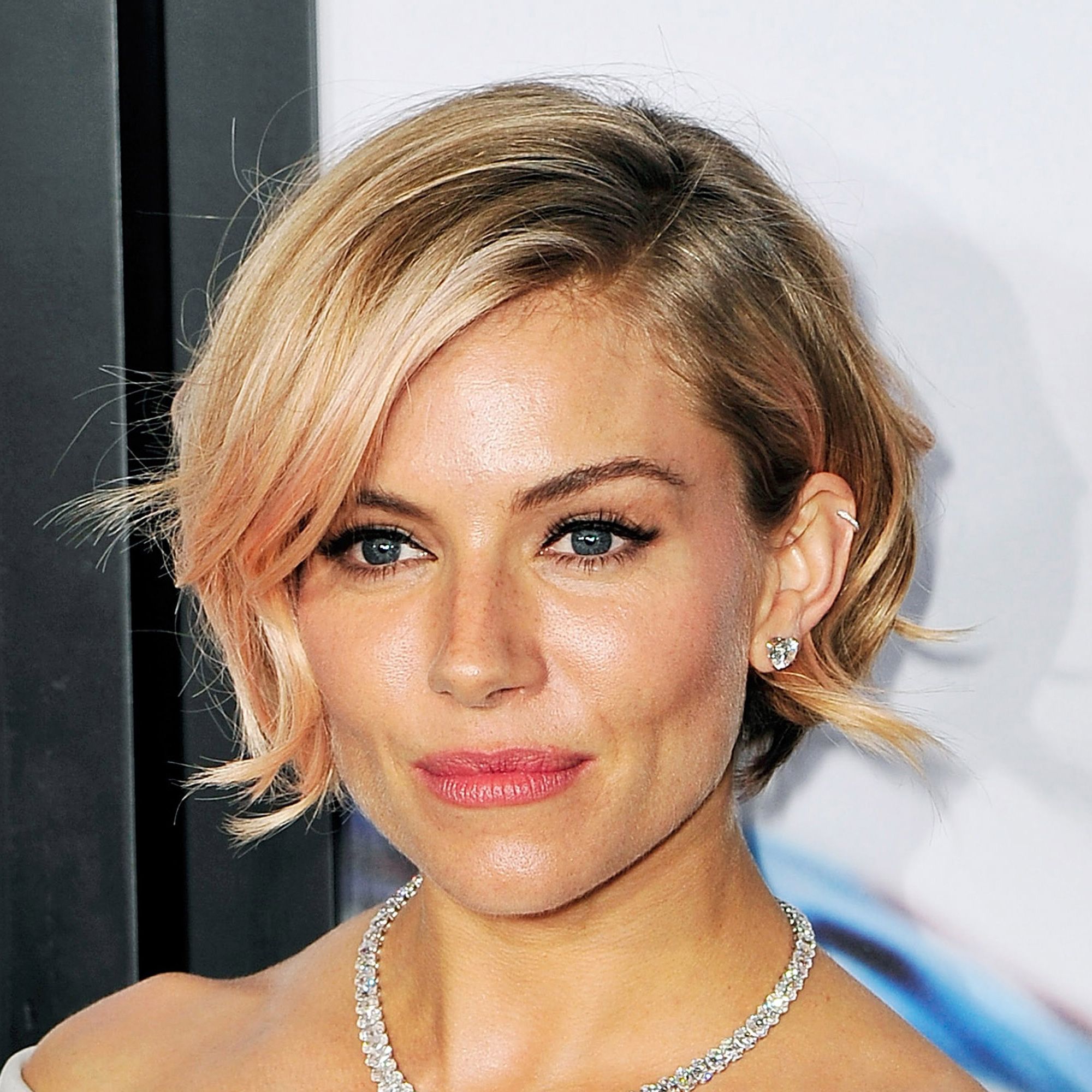 87 Cute Short Hairstyles & Haircuts - How To Style Short Hair