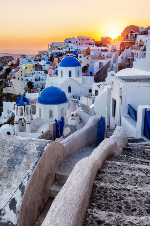 <p>Thanks to a strong dollar, honeymooners are breaking the Caribbean norm and heading to the Greek isle of Santorini for its stunning sunsets and undeniable beauty.</p>