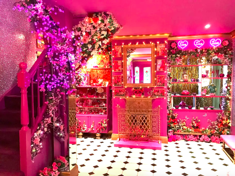 Decoration, Pink, Lighting, Magenta, Purple, Christmas decoration, Function hall, Interior design, Room, Wedding reception, 