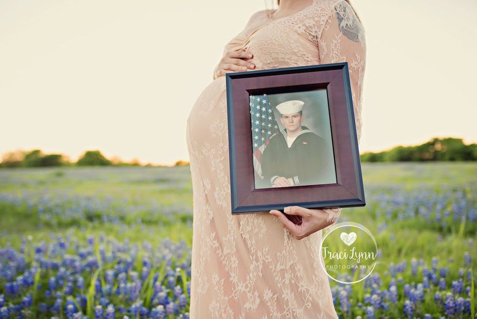 deployed military dad maternity photos