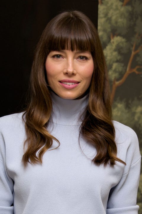 8 Best Hairstyles for Long Faces - Haircuts for Long Face Shapes
