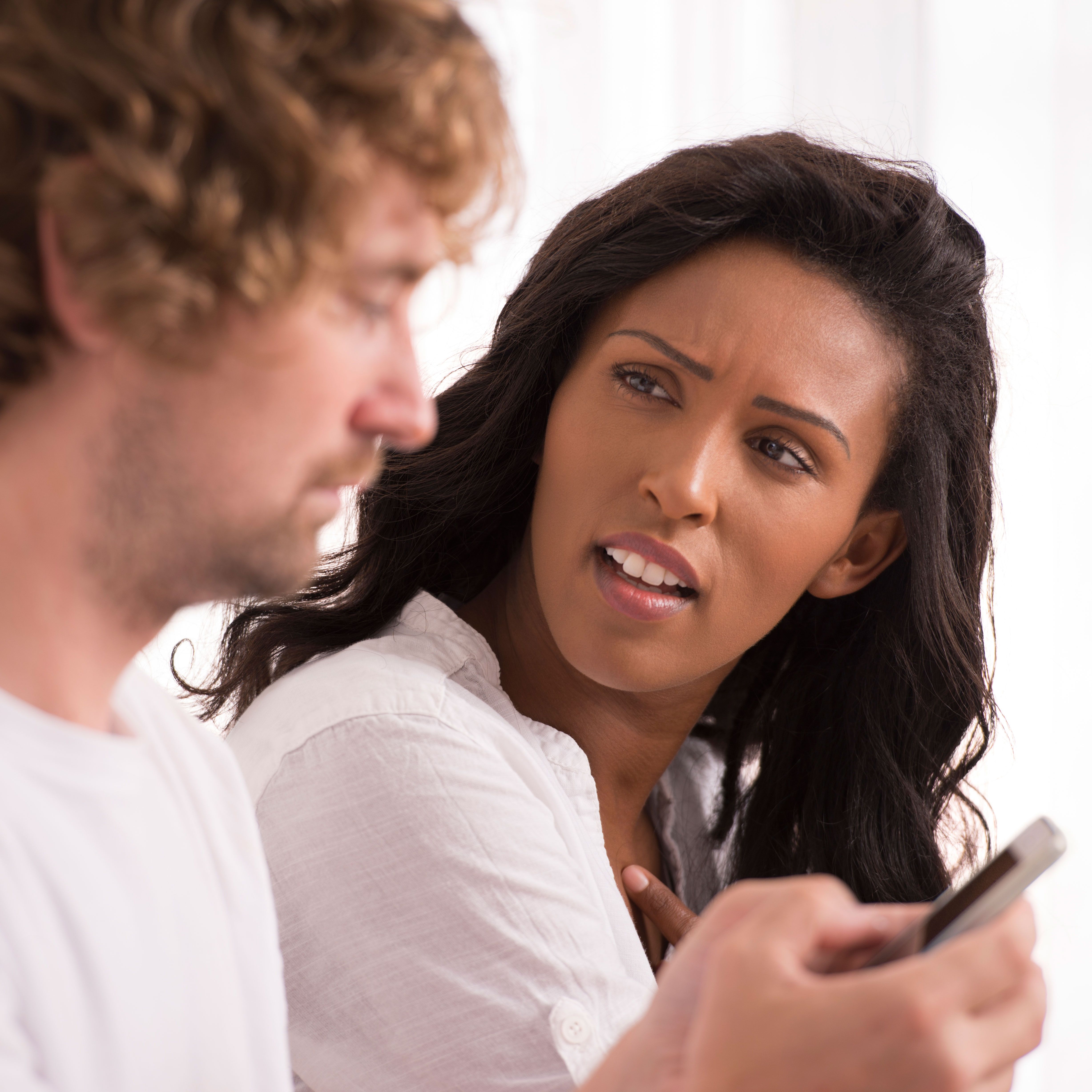 10 signs you are dating the wrong person