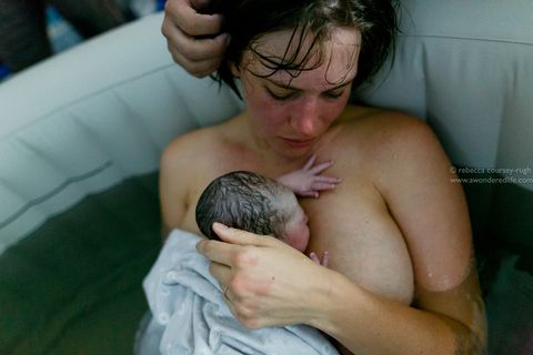 <p>Los Angeles doula and photographer Rebecca&nbsp;Coursey beautifully captures the quiet, tender moments after a water birth.<br><br><a href="https://www.awonderedlife.com/" target="_blank" data-tracking-id="recirc-text-link">Rebecca Coursey, Los Angeles Birth Photographer and Doula</a></p>