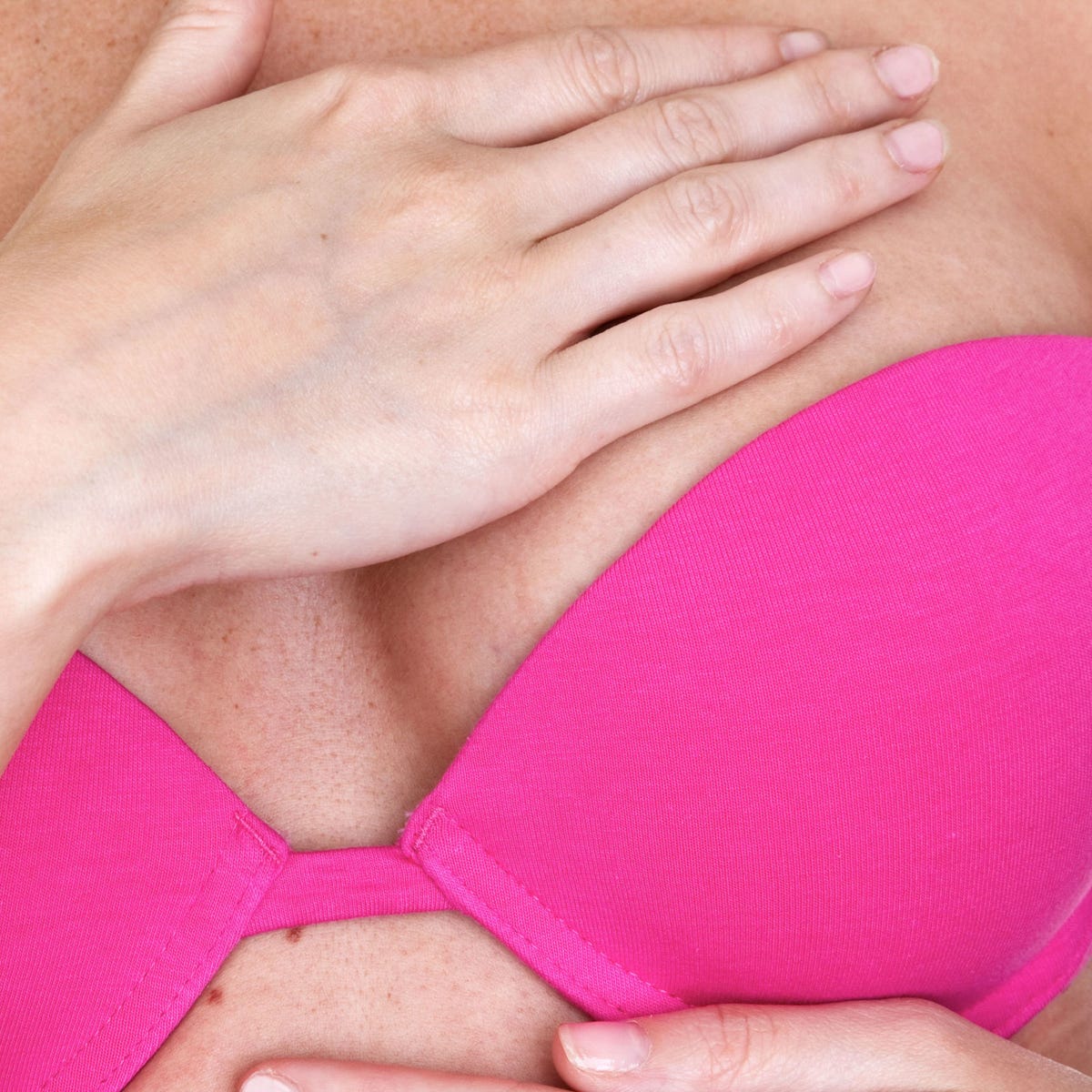 12 Signs of Breast Cancer - Common Breast Cancer Symptoms 12 Signs of Breast Cancer - Common Breast Cancer Symptoms
