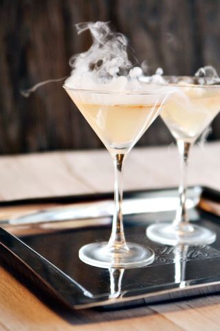 Drink, Classic cocktail, Food, Alcoholic beverage, Distilled beverage, Cocktail, Ingredient, Non-alcoholic beverage, Martini, Corpse reviver, 