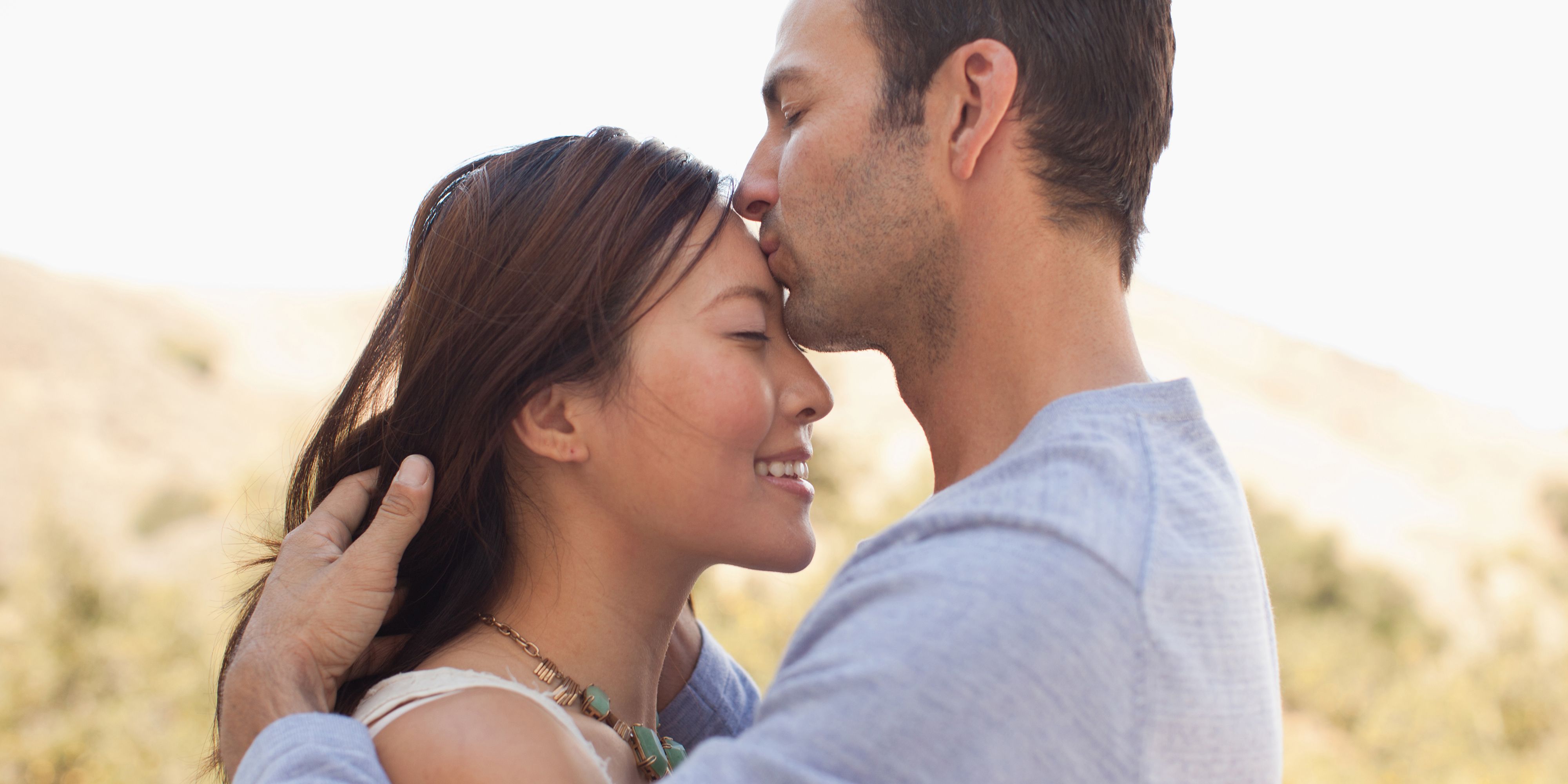 How To Tell Him You Love Him 10 Ways To Say I Love Him Without Words