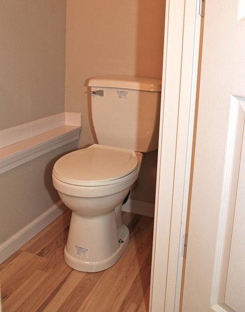 Toilet, Toilet seat, Bathroom, Property, Plumbing fixture, Floor, Room, Wall, Hardwood, Wood, 