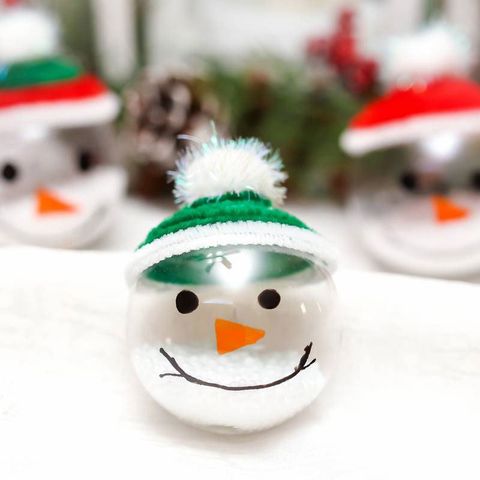 10 Easy Christmas Crafts for Kids - Holiday Arts and Crafts for Children