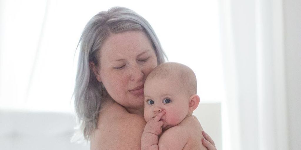 This Mom S Instagram Encourages Others To Embrace Their Postpartum Bodies