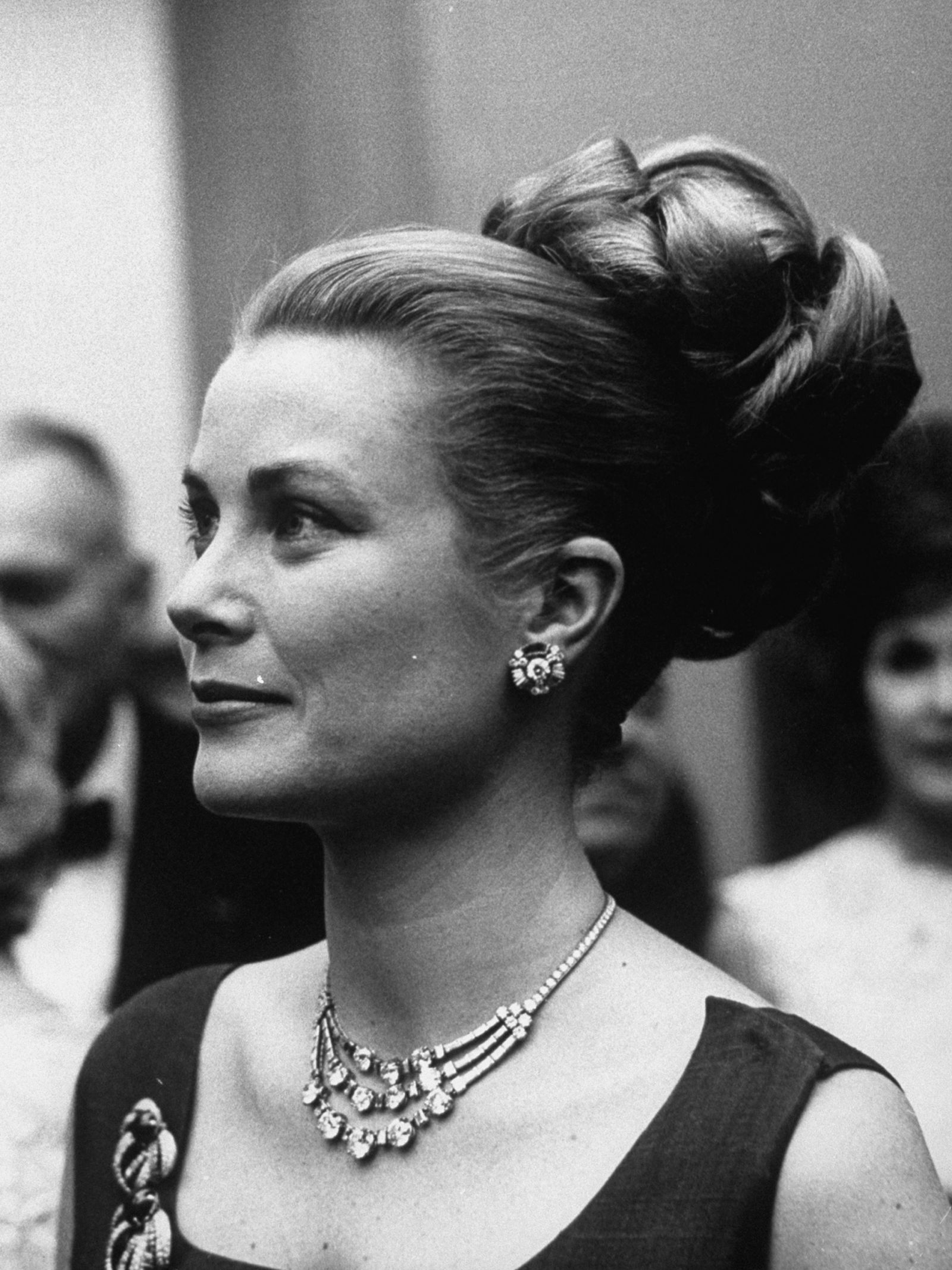 Iconic Updos Pictures Of Celebrity Updos