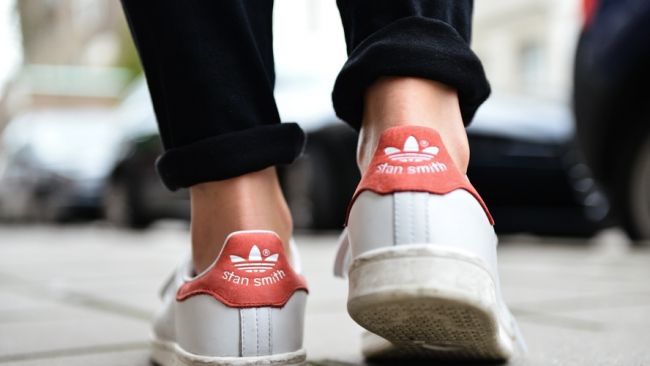 HOW TO WEAR ADIDAS STAN SMITH SNEAKERS