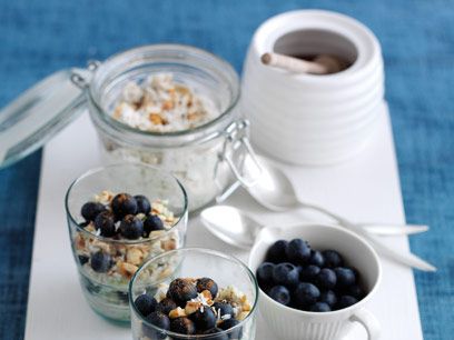 Blueberry Bircher Muesli Parfait with Coconut Yoghurt - Heavenlynn Healthy