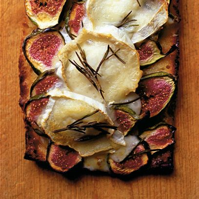 How to Make Focaccia Bread – Fig & Olive Platter