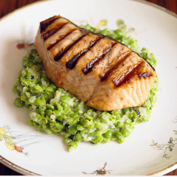 Grilled salmon recipe with crushed pea mayonnaise