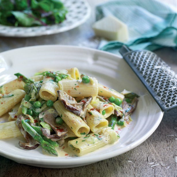 image of Rigatoni With Peas and Porcini Mushrooms in a Creamy Asparagus Sauce recipe by Red Online