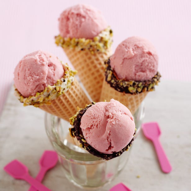 Homemade strawberry ice cream recipe from Red Online.