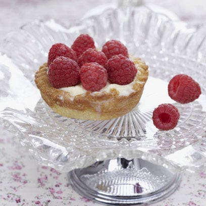 Raspberry and cream tart