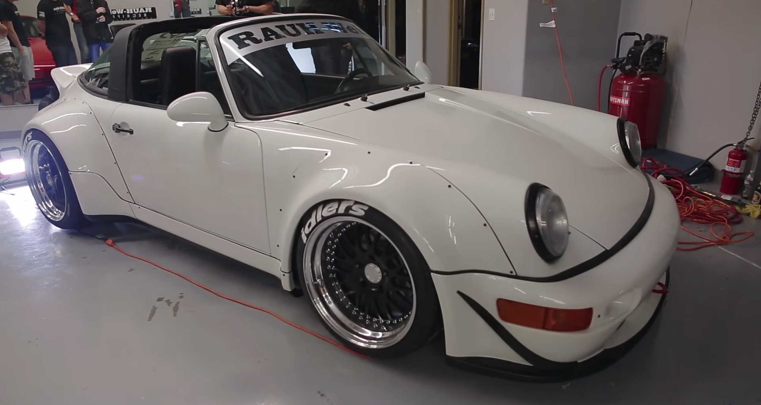 Акира авто. Porsche 911 Nakai San. Akira Nakai RWB. Акира Накаи Порше. RWB Porsche Nakai San 964.