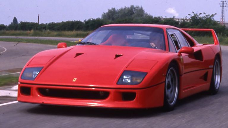 Ferrari F40 1987 Promo Video. 