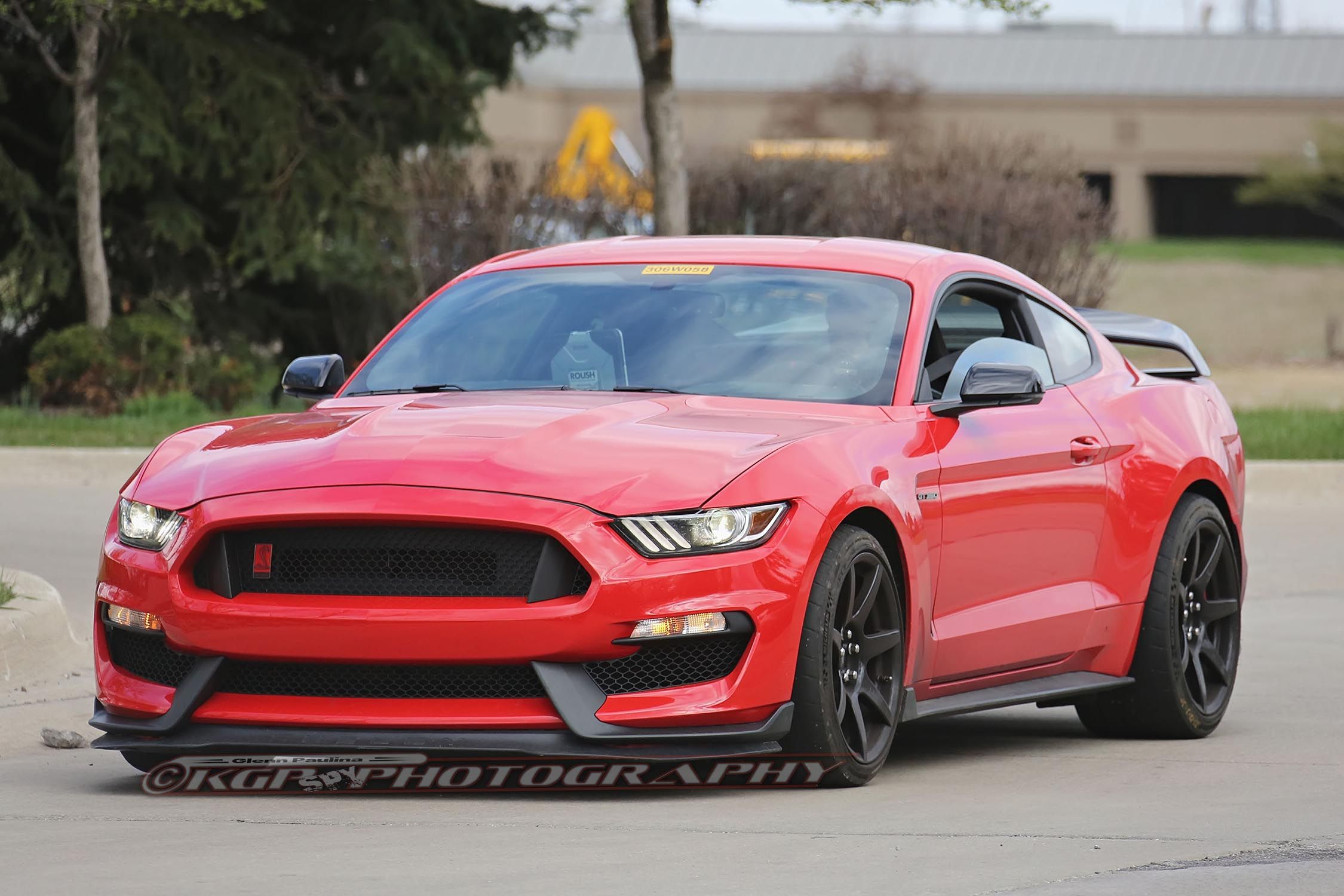 Ford Mustang gt350 Red