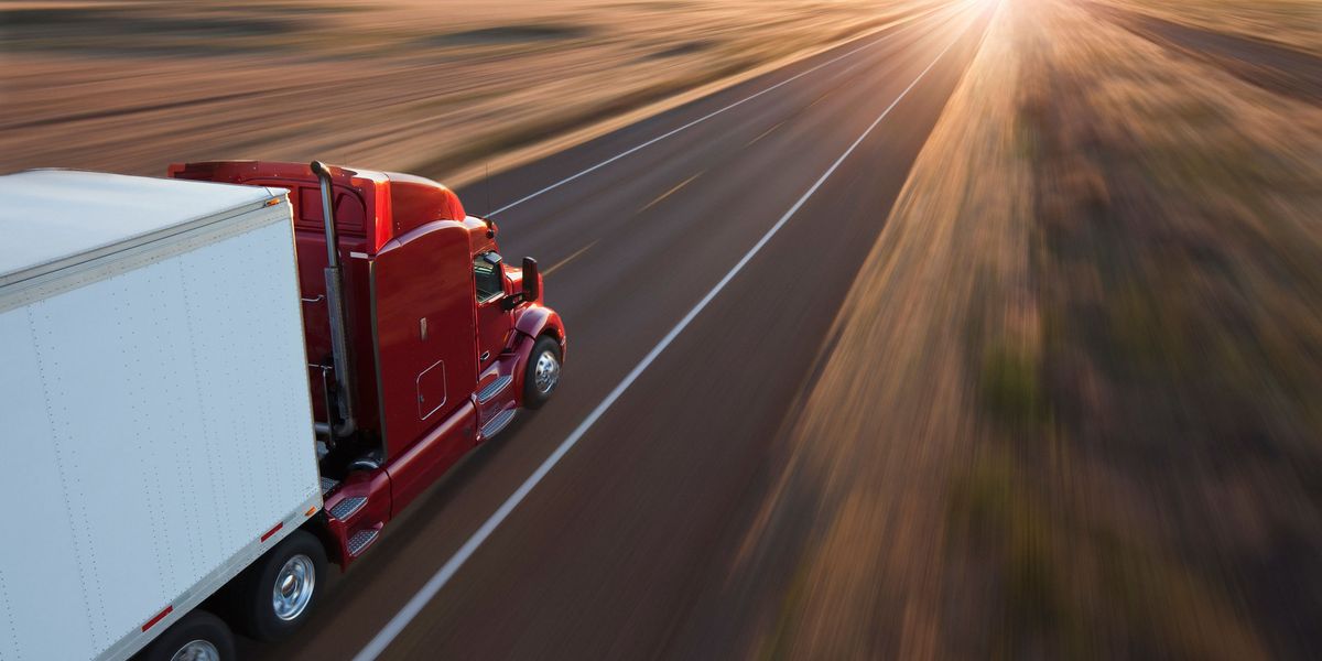 A Trucker Explains Your Worst Highway Driving Habits