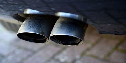 landscape-1444052315-tailpipe.jpg